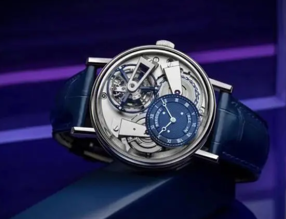 寶璣手表表帶表扣脫落，公園里的應急處理藝術